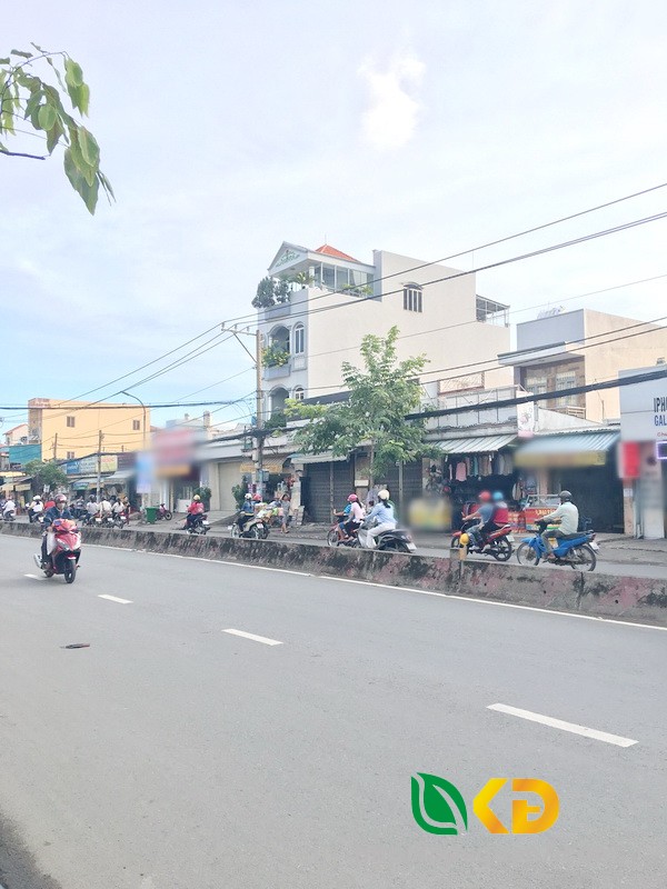 Bán nhà 4 lầu mặt tiền Nguyễn Văn Linh quận 7.